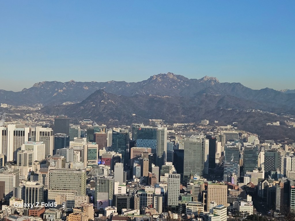 보현봉과 북악산